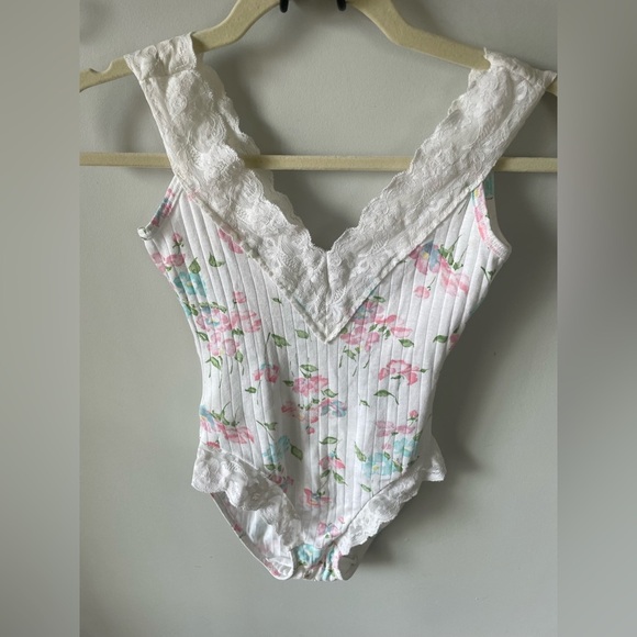 Vintage, Medium, Made in USA, rubbed floral lace trim bodysuit washed and clean! - Picture 3 of 7